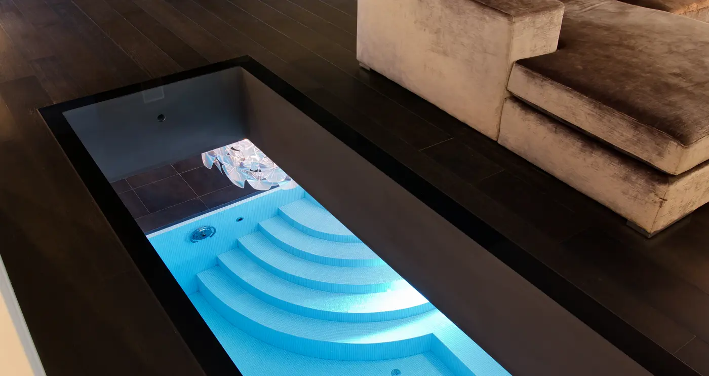 Binnenzwembad Met Raamview Foto 4